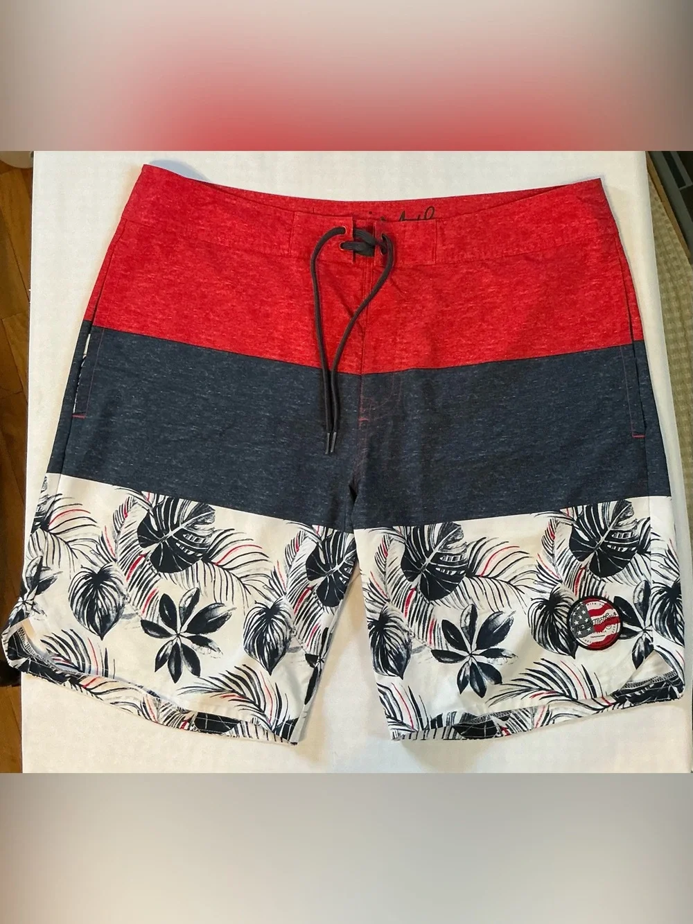 Travis Mathew Mens Red & Navy Blue Colorblock Swim Board Shorts Size Large